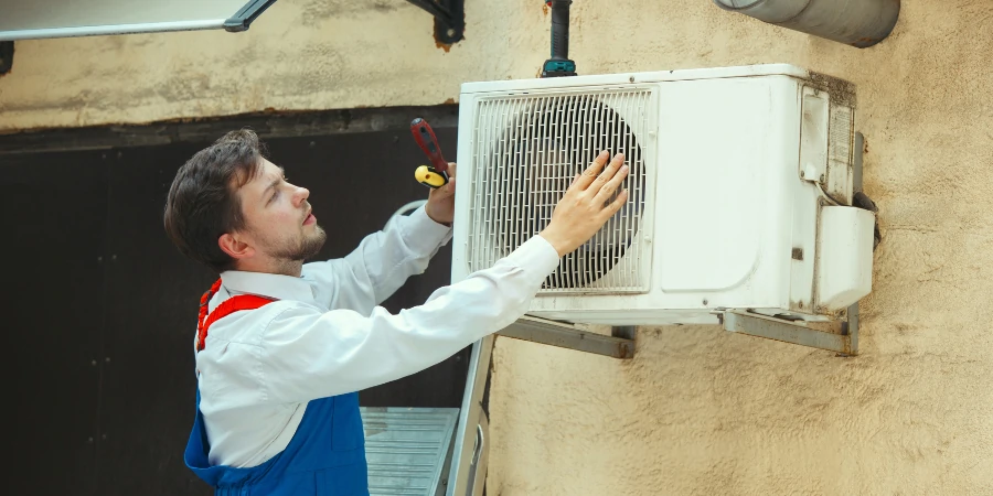 Clean the Exterior of the Outdoor Unit